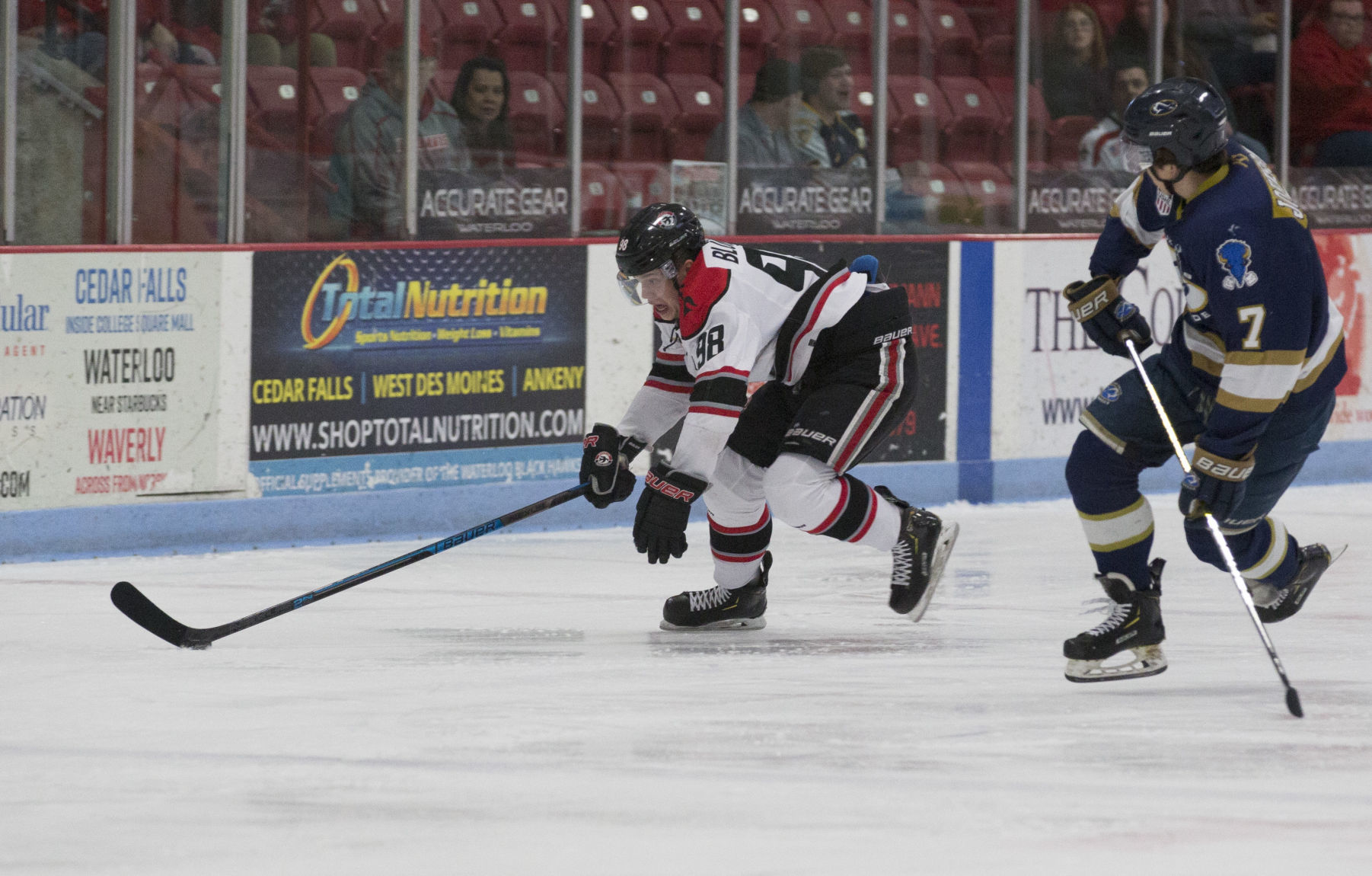 041919kw-blackhawk-hockey-02